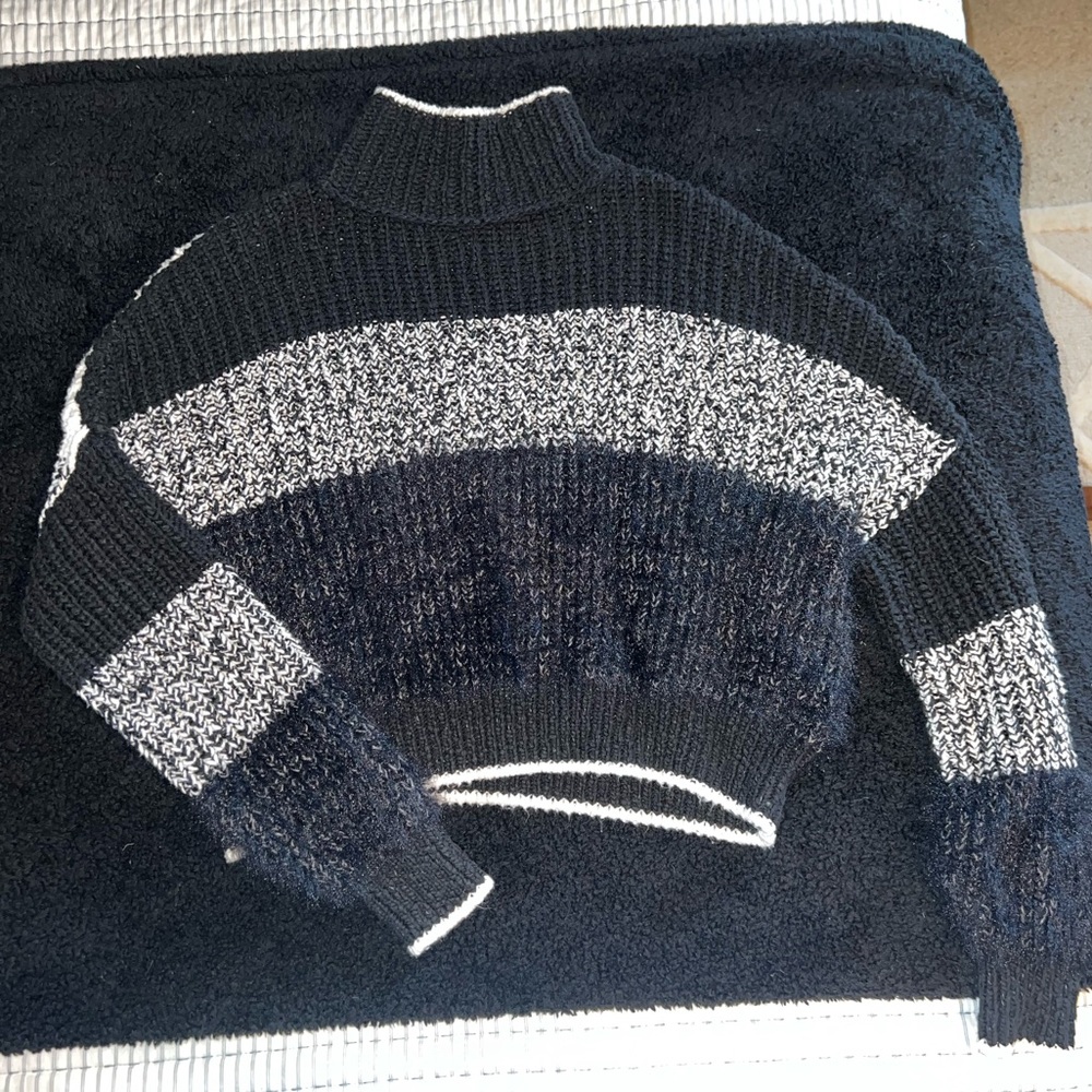 Free People Mock Neck Sweater Size XS Black, Cream, and White